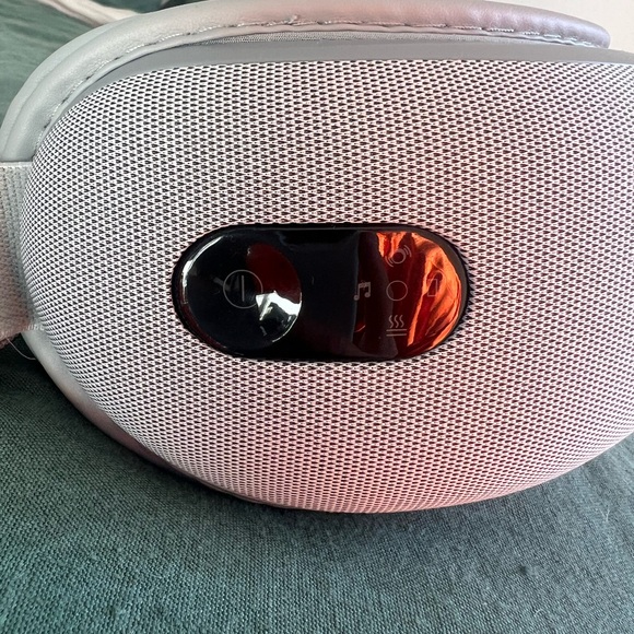 Migraine and Eye Relief - Eye Massager - Picture 2 of 7